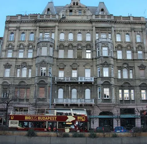 Apartment Duna Szecsi *