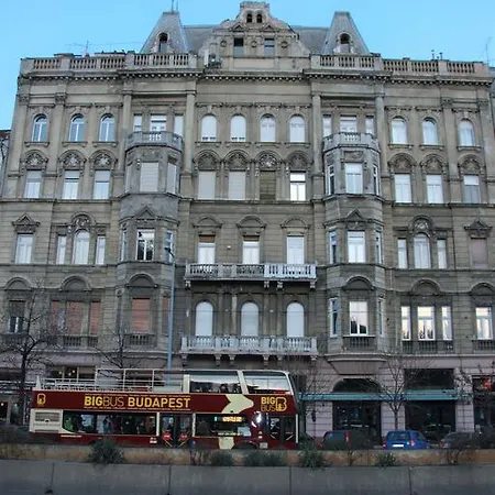 Apartment Duna Szecsi *