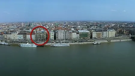 شقة Duna Szecsi